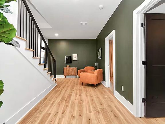 5th image of 2520 Rosalie St
