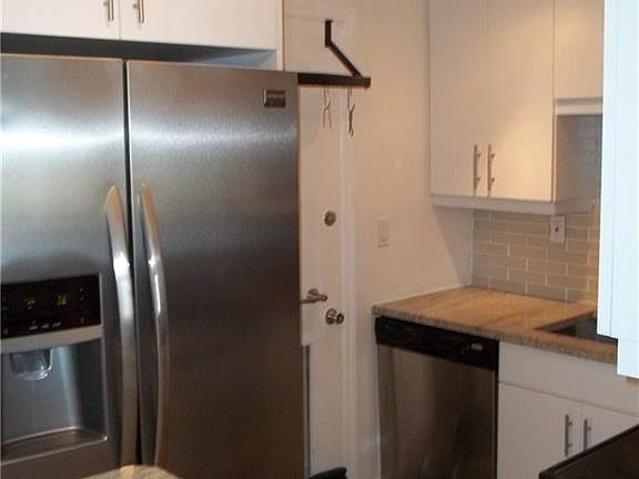 3rd image of 3040 NE 16th Ave APT 212