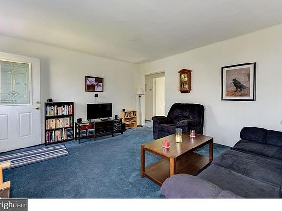 4th image of 7 Bodine Ave