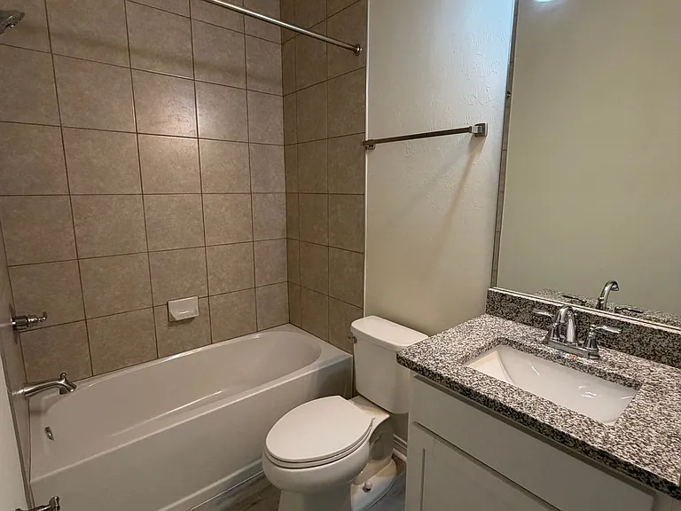 1060 San Cristobal Ave — Photo 19