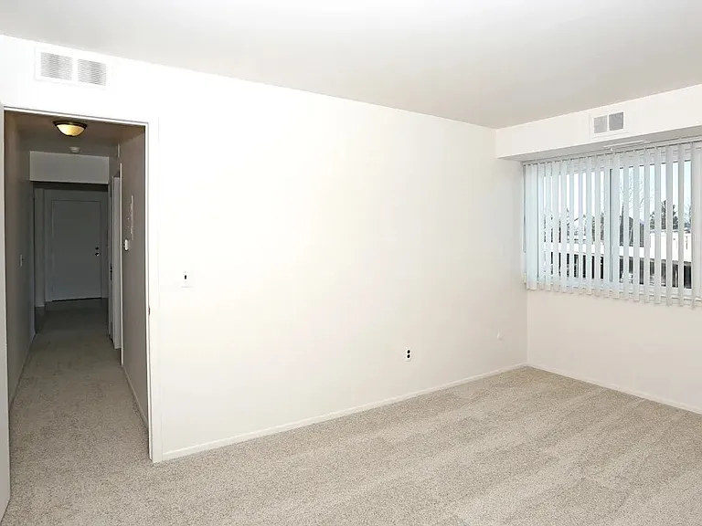 Garfield Plaza Apts. — Photo 4