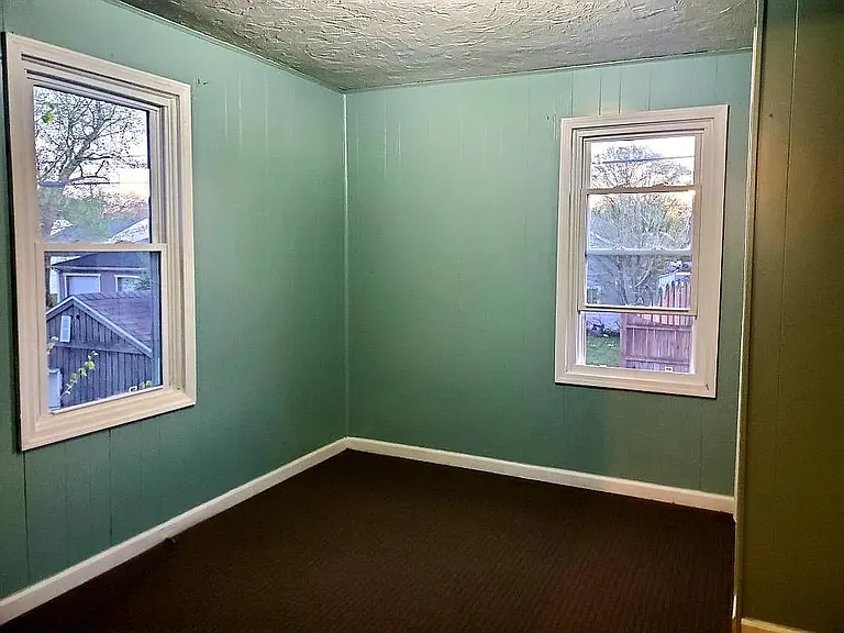 2231 Chase St — Photo 4