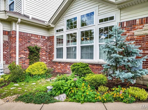 14762 Thornbird Manor Pkwy, Chesterfield, MO 63017