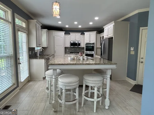 3351 Branch Valley Trl, Conyers, GA 30094