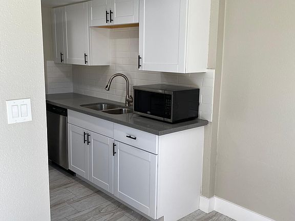 5th image of 1218 E Lawrence Ln