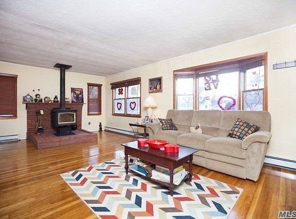 2nd image of 826 Ocean Ave