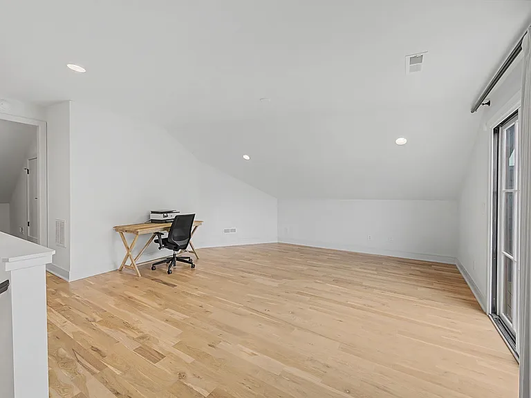 1109 Bate Ave #2 — Photo 27