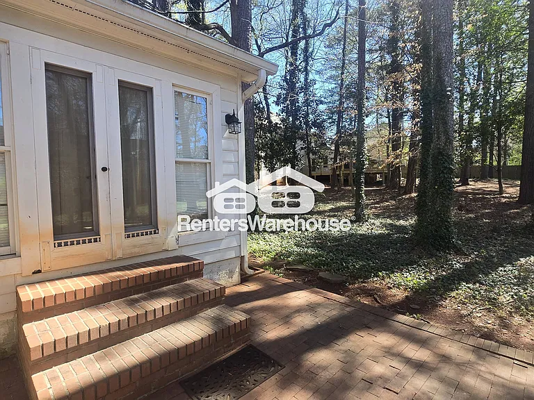 891 Providence Dr — Photo 13