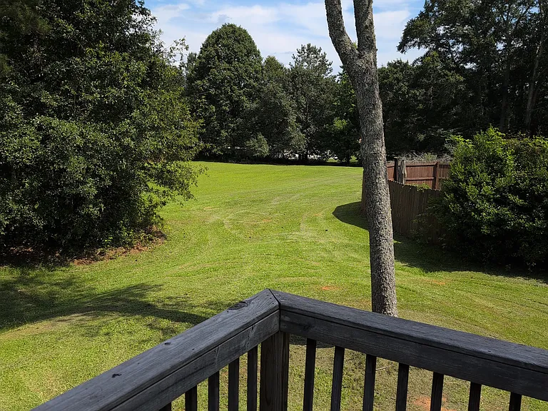 135 Marilyn Dr E — Photo 25