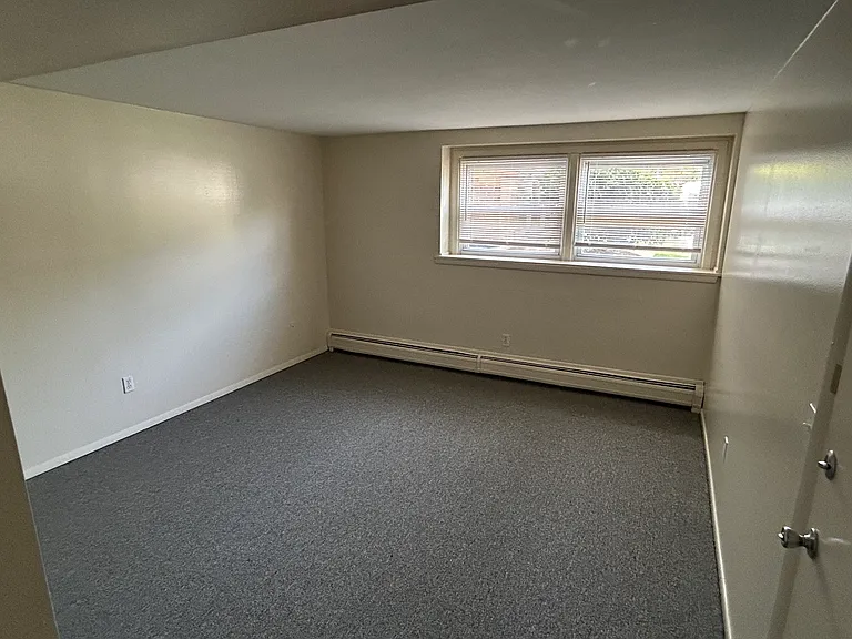 400 Pleasant St #6 — Photo 6