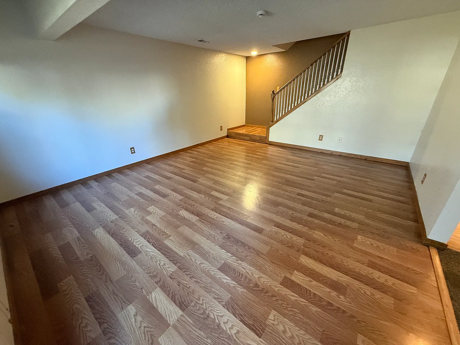 3 bed, 1350 sqft, $2,700 — Photo 3