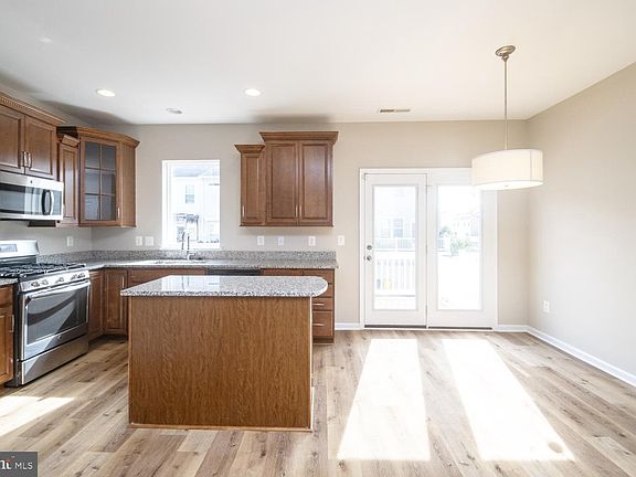 5th image of 1132 Red Hawk Way
