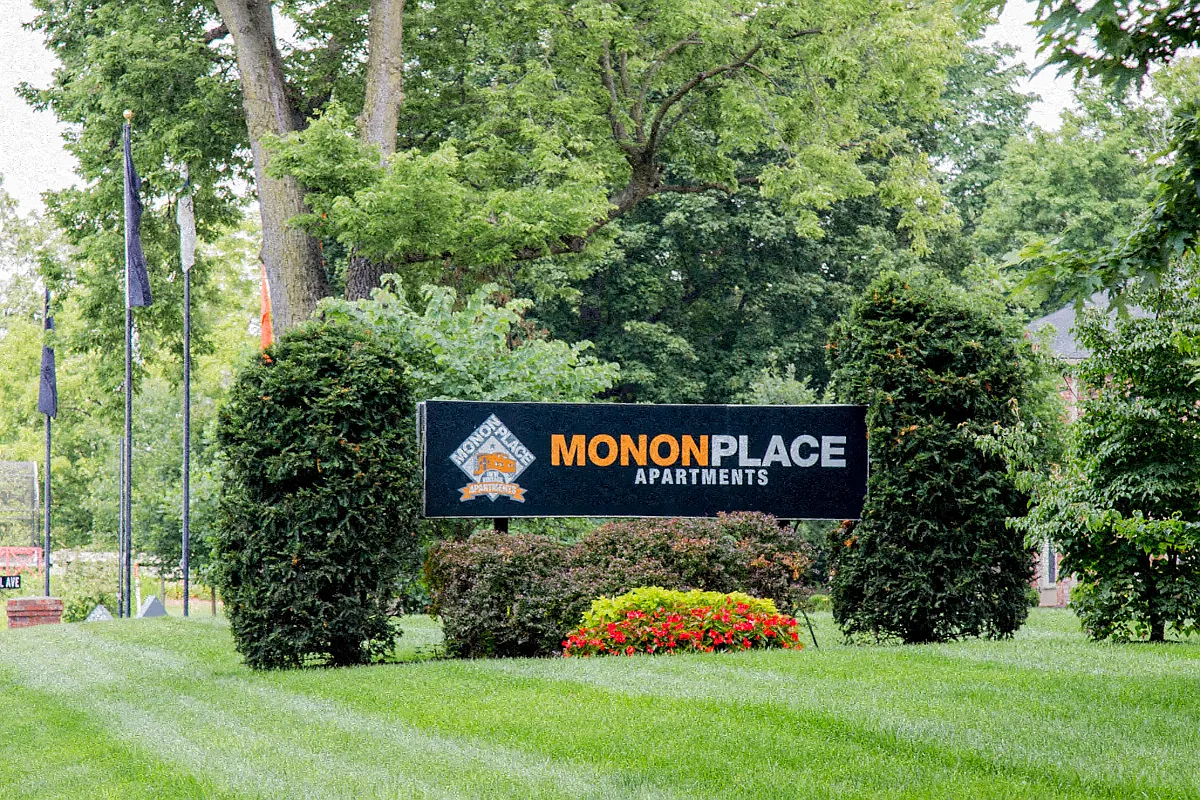 Monon Place I (Classic and Renovated), Managed by Buckingham Monon Living — Photo 4