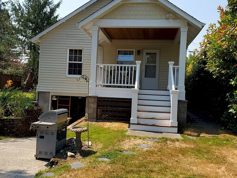 1126 Rainier Ave — Photo 9