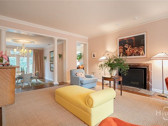 3rd image of 102 E 45th Street