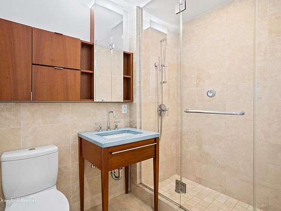 2nd image of 2 River Ter APT 12C