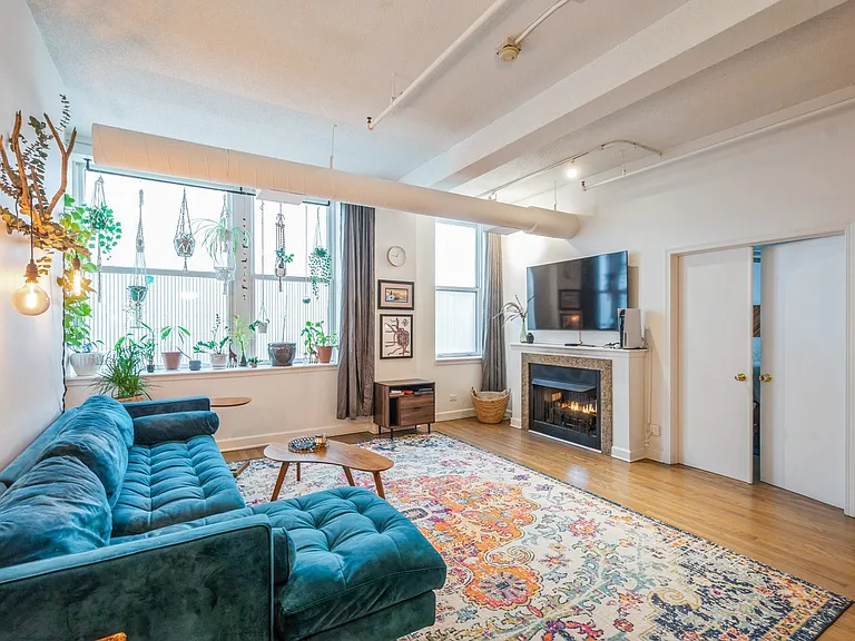 161 W Harrison St #503 — Photo 2