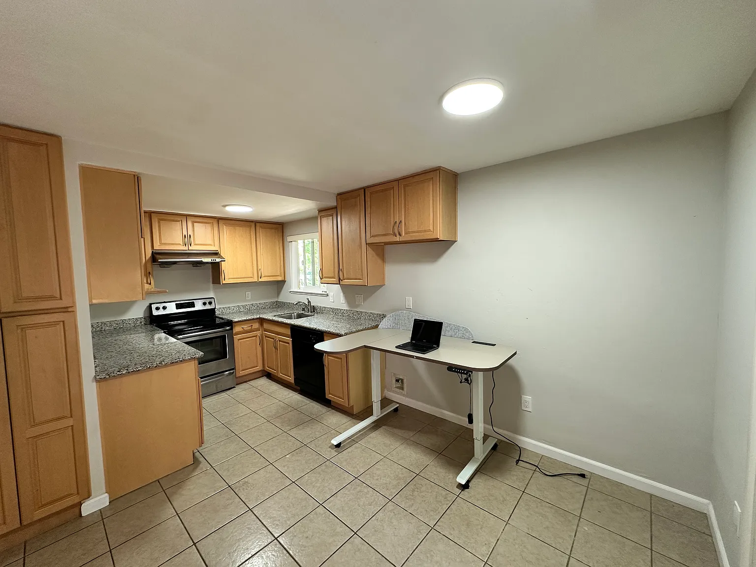 1 bed, 700 sqft, $2,700 — Photo 3