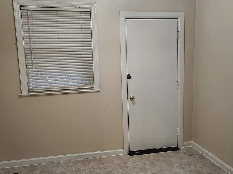 678 1/2 Columbia Ave #2 — Photo 5