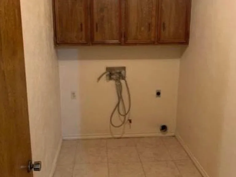 908 Bluebird Dr — Photo 8