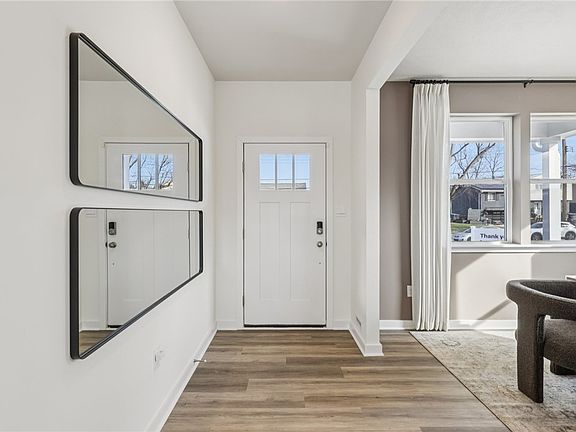 3rd image of 1083 Peachtree Rd