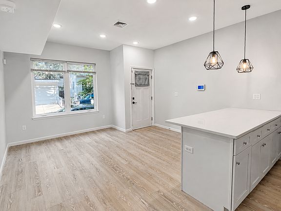 4th image of 31 Stout St #1