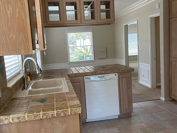 From kitchen nook to front of house
