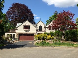 521 Wynnewood Rd, Pelham, NY 10803