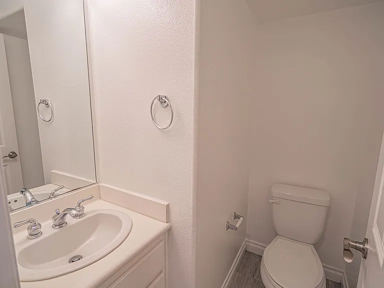 23491 Abbey Glen Pl — Photo 16