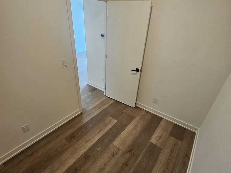 33 Erie Ave #614 — Photo 22
