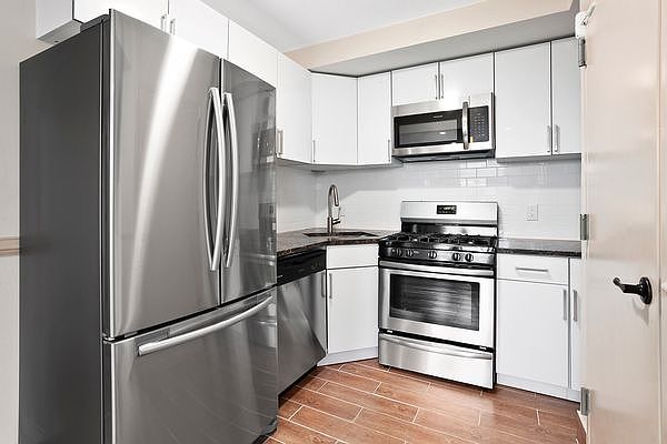 1st image of 2006 Lexington Ave #6B
