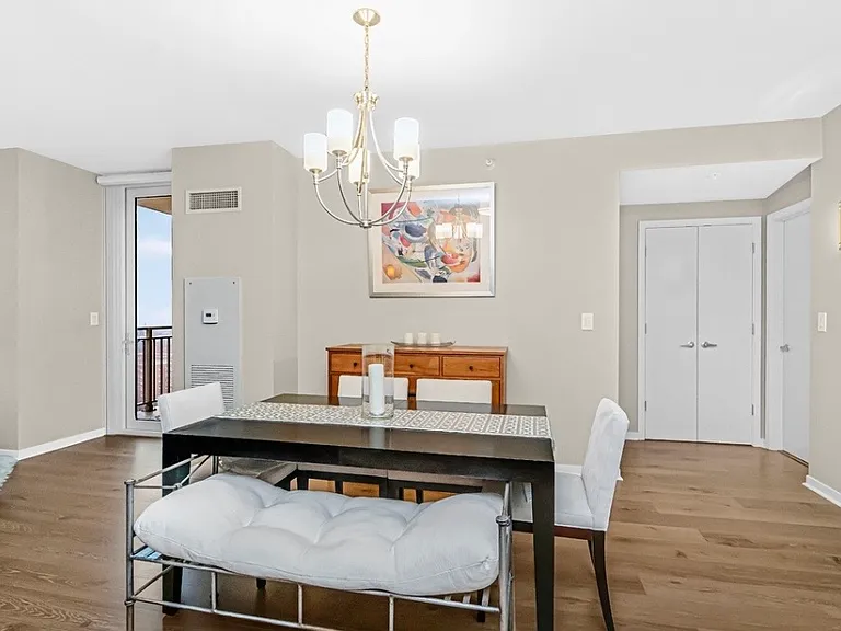 807 Davis St #1508 — Photo 8
