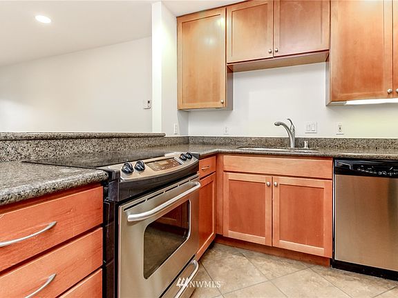 5th image of 130 105th Ave SE APT 107