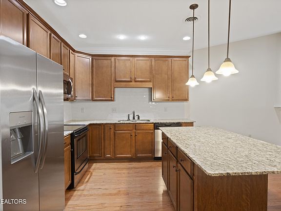 3rd image of 8446 Milano Way