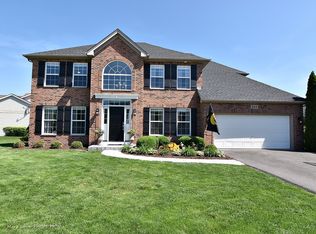 944 Vineyard Ln, Aurora, IL 60502