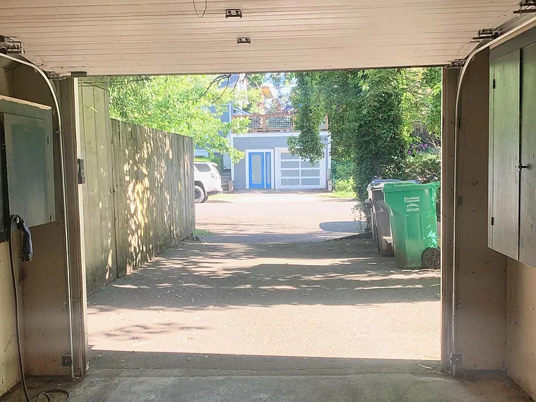 634 NE 28th Ave — Photo 8