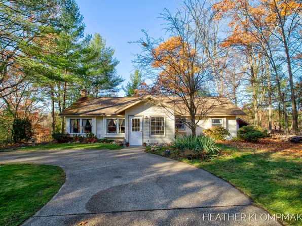 1882 Dillingham Dr, Allegan, MI 49010