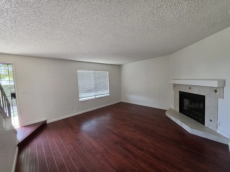 4747 N Woodrow Ave #105 — Photo 6