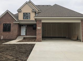 21926 Duns Scotus St, Southfield, MI 48075