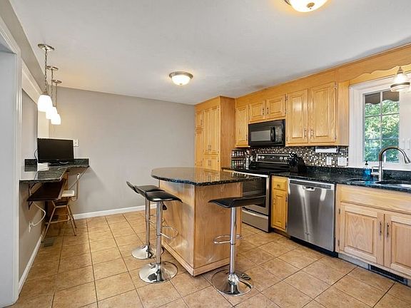 5th image of 1 Florence Dr N
