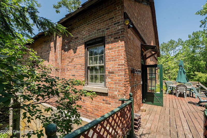 3rd image of 638 Reafield Farm Road