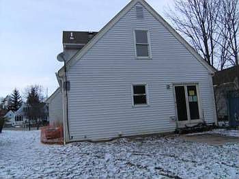 2nd image of 1071 Chatham Ln W