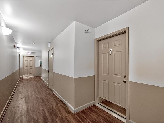 2nd image of 104 Glengarry Dr #106