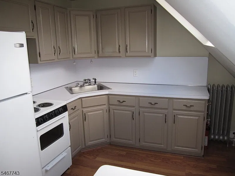 2 bed, 2.0 bath, $2,800 — Photo 3