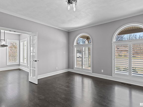 5th image of 804 Fairfax Ct