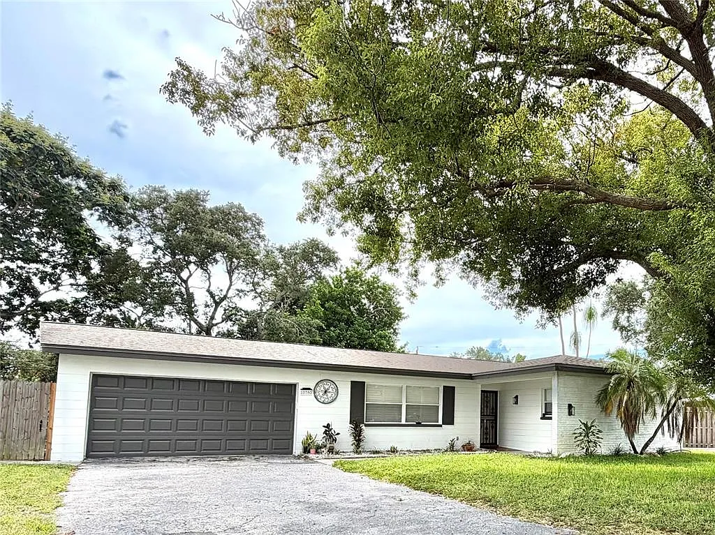 3 bed, 2.0 bath, 2137 sqft, $3,500 — Photo 2