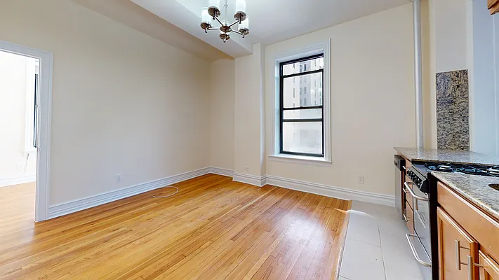 Rented by Bond New York | media 4