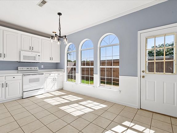 5th image of 609 Black Oak Dr