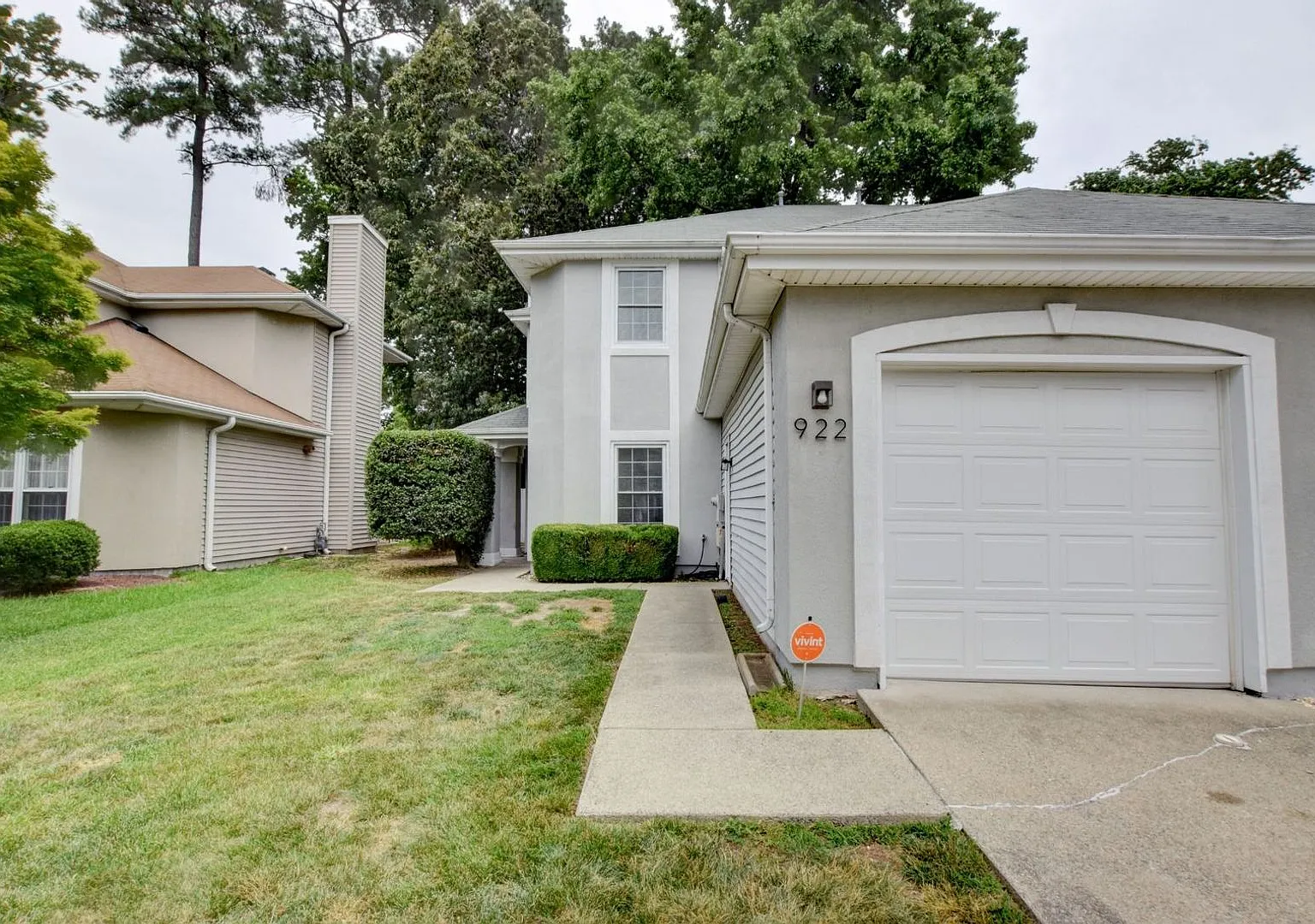 3 Bedroom Home in Willow Point — Photo 1