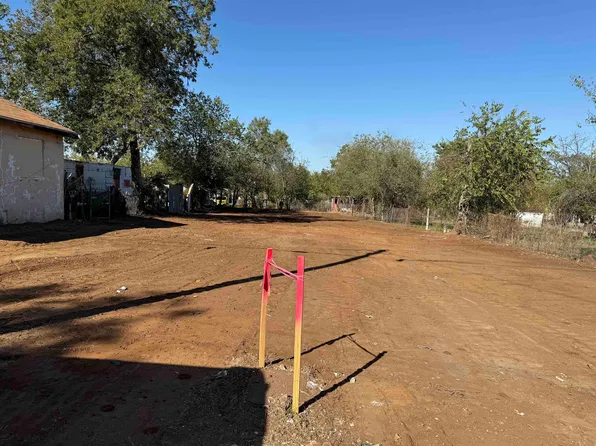 807 E Brown St, Llano, TX 78643